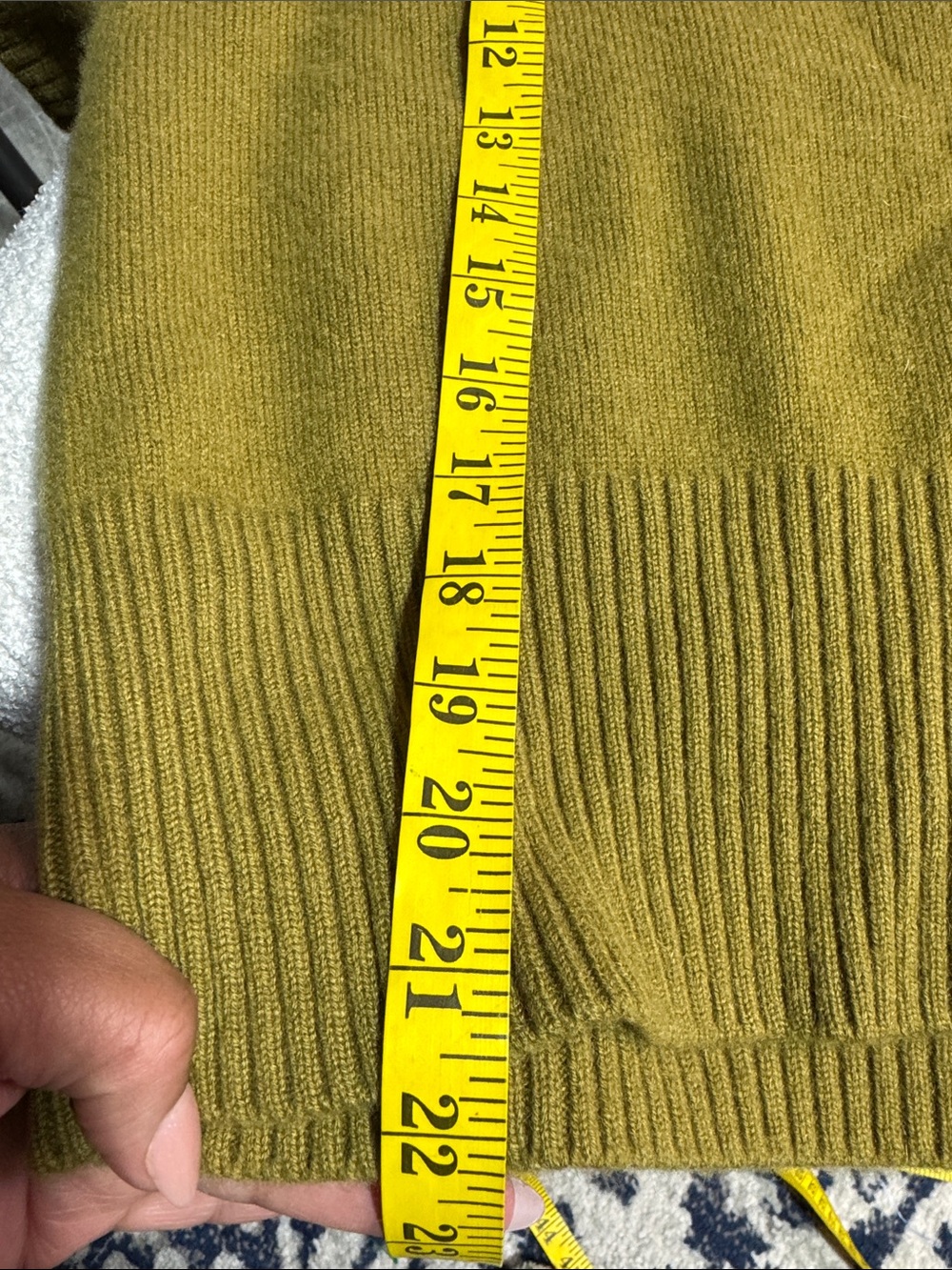 Banana Republic 100% Cashmere
Collared Short Sleeve Sweater OLIVE GREEN sz L - Picture 9 of 9